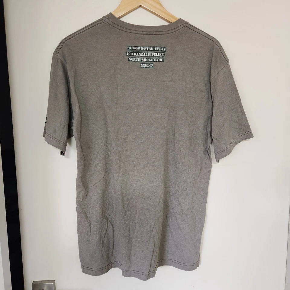 Volcom Pipe Pro Hawaii 2011 Shirt Men's Large ASF Graphic North Shore Oahu - Image 3 of 4