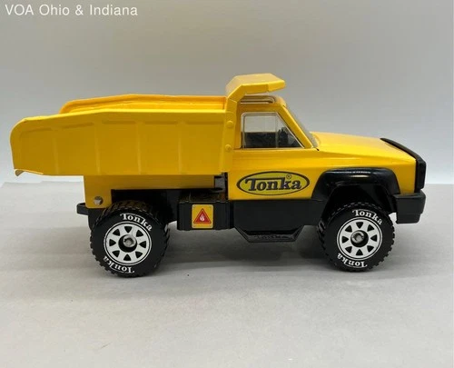 Vintage Tonka Yellow Dump Truck Steel & Plastic Hasbro 2001 Construction Toy