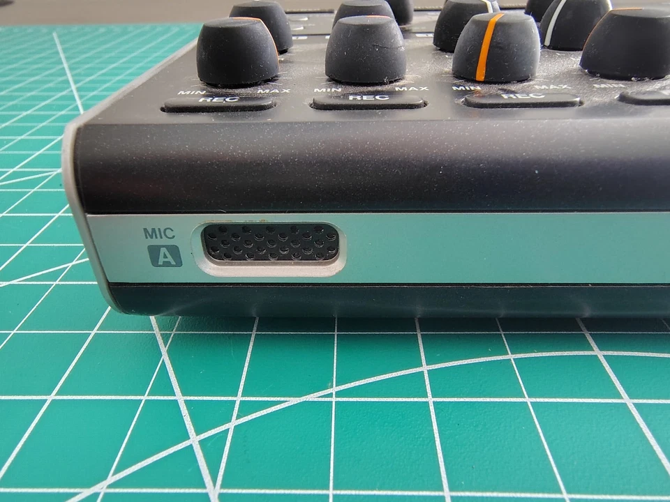 Tascam DP-004 Digital Multi Track Recorder, including 110V power supply - Image 3 of 4