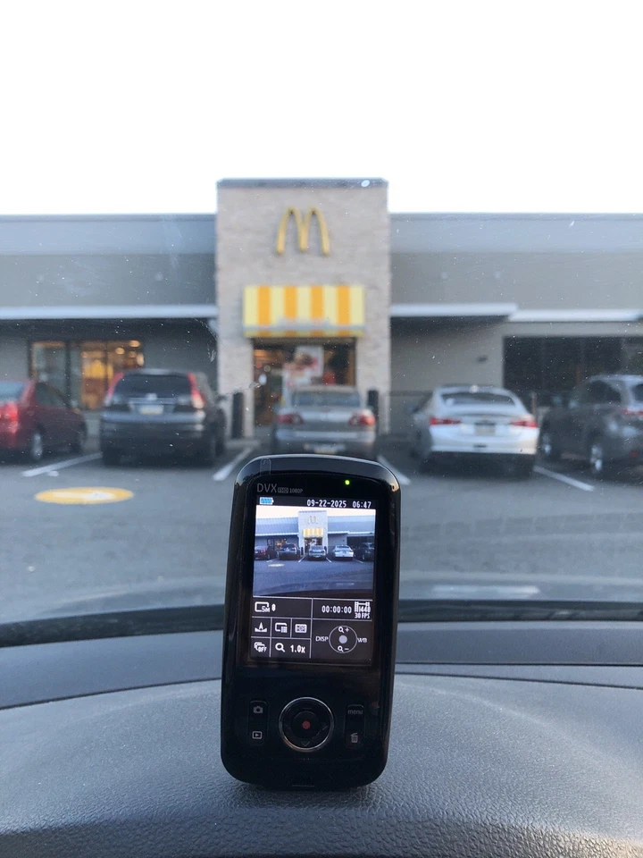 Cámara de video digital GE DVX Active Series 1080p impermeable a prueba de golpes caja abierta Foto 2 de 4