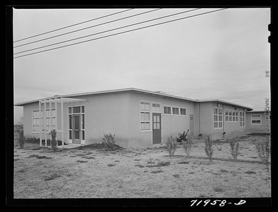 Photo:1930s Modernist House Exterior Flat Roof Desert Scene