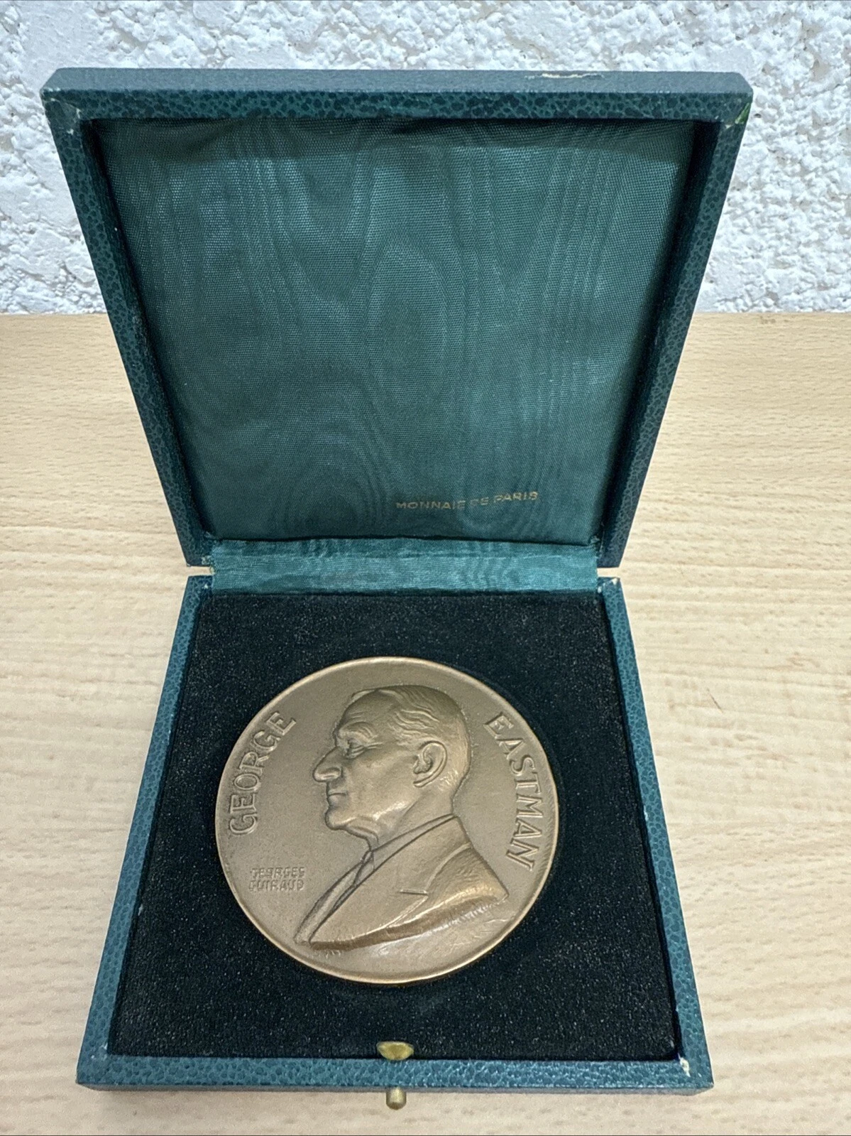 Médaille Georges Eastman Georges Guiraud En Bronze Dans Sa Boîte 1968