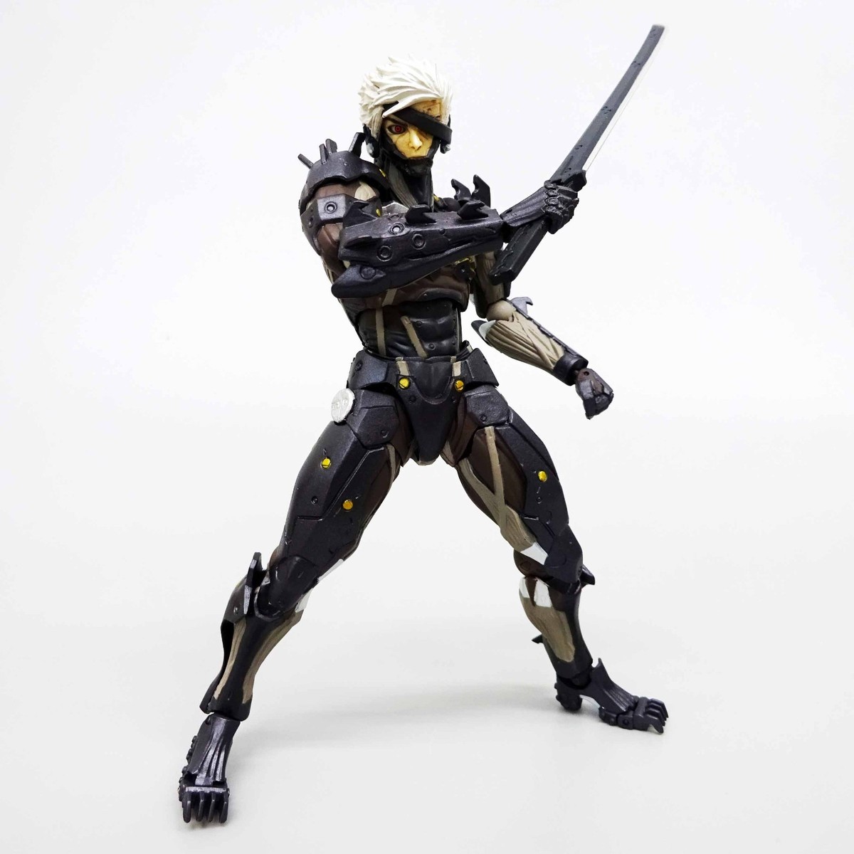 Revoltech Yamaguchi METAL GEAR RISING REVENGEANCE RAIDEN