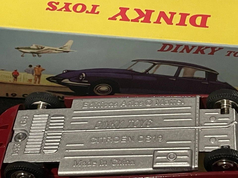 VINTAGE  DINKY TOYS DS 19 CITROEN NEW IN BOX BY ATLAS FRANCE IN 2016 - image 4 of 4