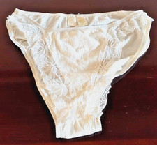 Vintage Victoria's Secret CROWN GOLD LABEL WHITE Lace Panties MEDIUM 100 COTTON