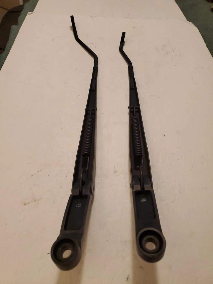2004 2011 Chevrolet Aveo LEFT & RIGHT Windshield Wiper ARMS OEM - Image 2 of 4