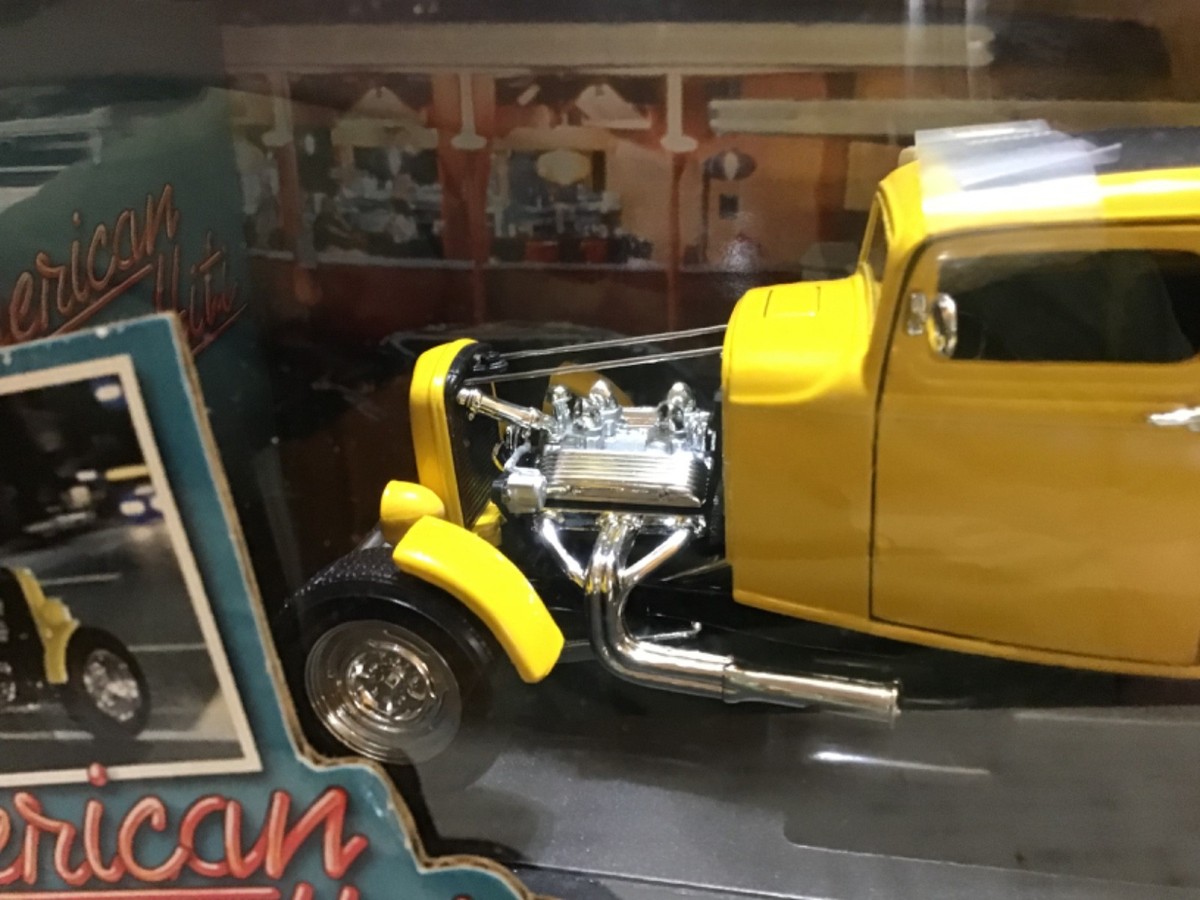 Ertl 1932 American Graffiti Ford Deuce 1:18 Diecast Car for sale