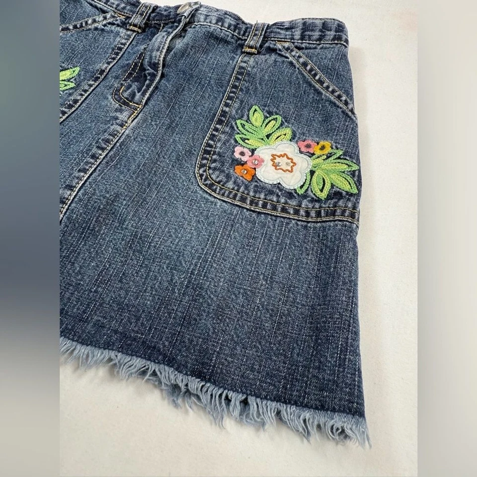 GYMBOREE VINTAGE Girls’ Y2K-Inspired Embroidered Floral Denim Mini Skort Size 7 - Image 4 of 4