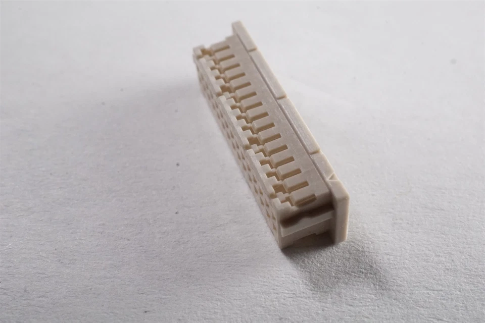 Lote de 10 DF20A-30DS-1C Hirose Crimpado Conector Carcasa Hembra 30 Pos 1.0mm Nuevo de Lote Antiguo Foto 4 de 4