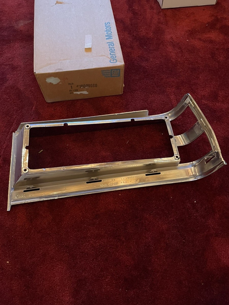 NOS GM 1979 Pontiac Bonneville RH Passenger Headlight Bezel