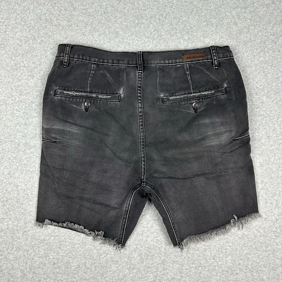 Pantalones cortos de mezclilla para hombre Man X One Teaspoon Mr Pinks talla 34 negros ancla desgastados Foto 2 de 4