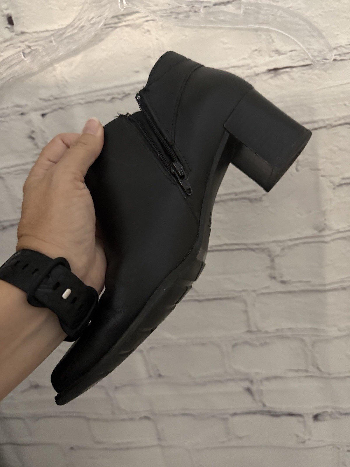 Santana Canada Solid Black Zip Entry Booties EUC … - image 11