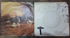 Kate Bush 2 singles Vinyl