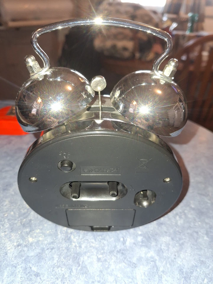 Reloj Despertador Crosley Vintage Metal Modelo 33013 Cromo ¡Funciona Perfecto! Foto 2 de 4