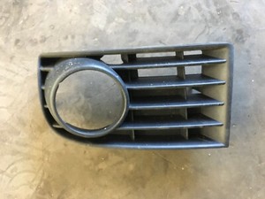 VW Golf 5 Gitter Blende Nebelscheinwerfer in Stoßstange Links Vorne 1K0853665B