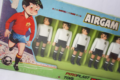 COSTWAY Baby-Foot sur Pieds en Bois avec 26 Joueurs & 2 Ballons, Table