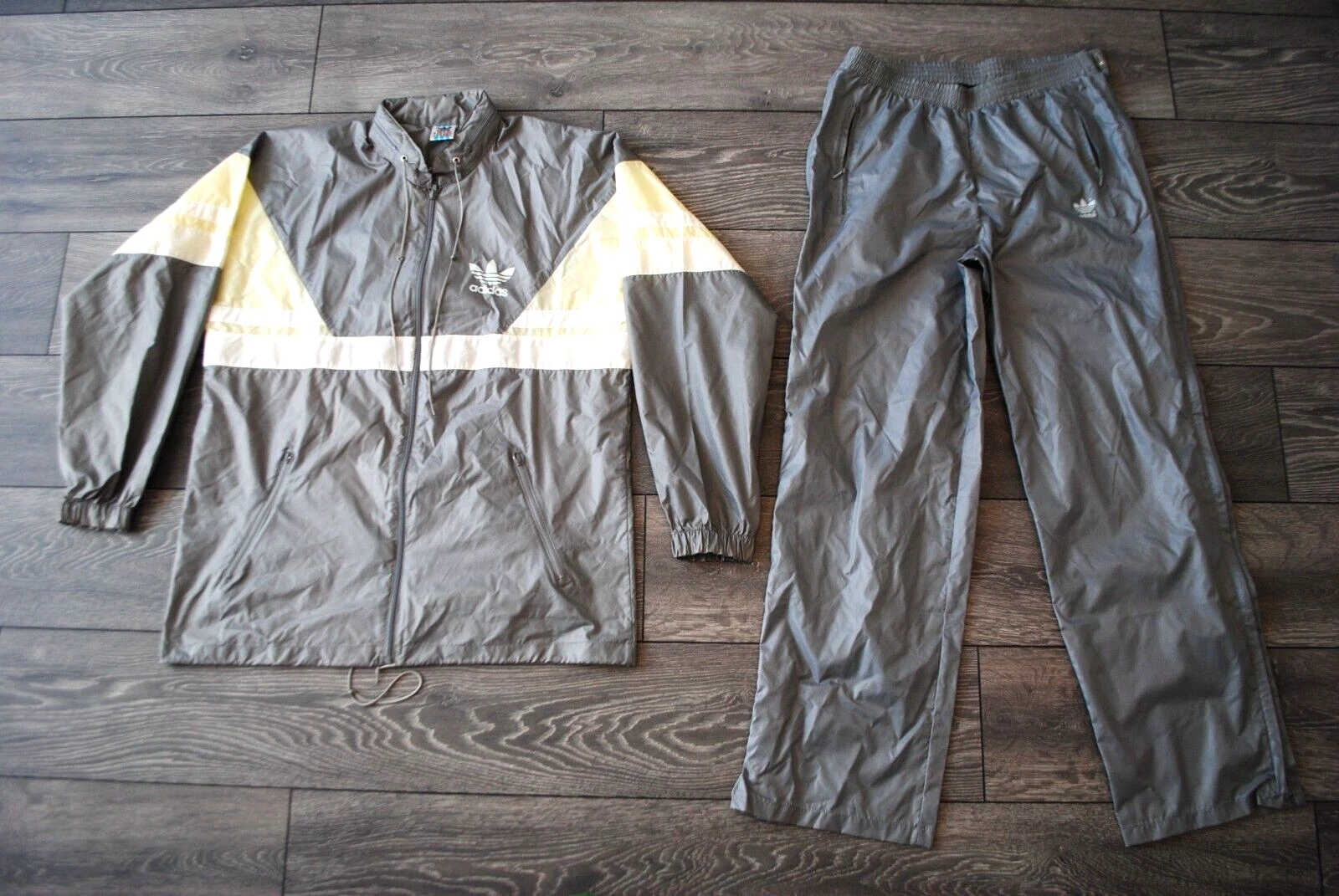 VINTAGE ADIDAS THIN RAIN TRACKSUIT JACKET AND PANTS RETRO 80S/90S FULL-ZIP D50