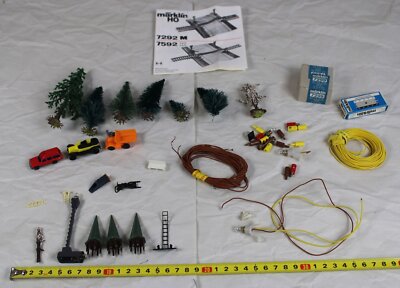 B10/ Eisenbahn Modellbau Zubehör -  Kleingruscht - Bäume + Kabel + Autos + . /37