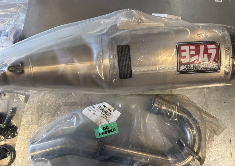 Yoshimura - 219220S320 - Sistema Completo Serie RS-4 Signature, Silenciador Aluminio Foto 3 de 4