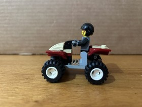 LEGO 7473 Dino Attack Street Sprinter vs Mutant Lizard Near Complete!