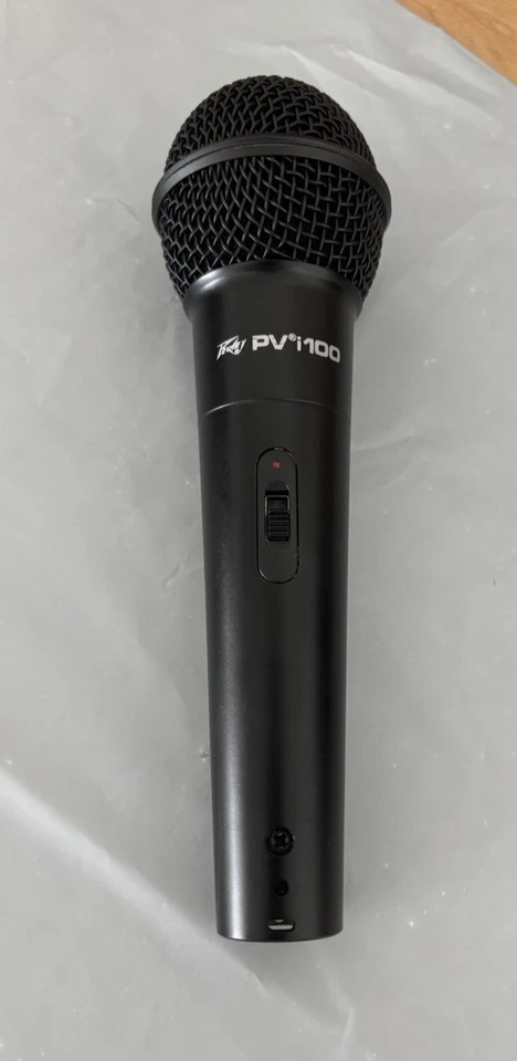 Peavey PV i Cardioid Unidirectional Dynamic Vocal Microphone - Image 2 of 4