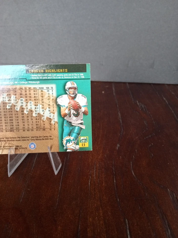 1999 Fleer Ultra - Dan Marino 亲笔签名彩虹卡编号 13 — 第 4/4 张图片