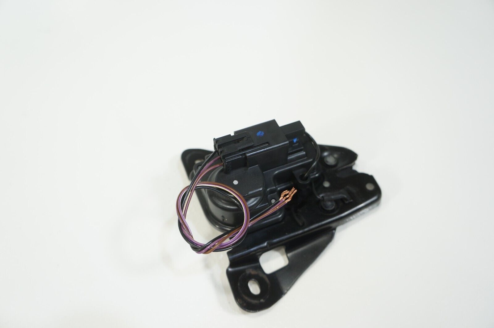 2014-2020 MASERATI GHIBLI M157 REAR TRUNK LID LATCH LOCK ACTUATOR STRIKER OEM