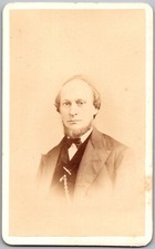 ANTIQUE CDV CIRCA 1870s RICHARDSON OLDER BALDING MAN IN SUIT BROOKLYN NEW YORK