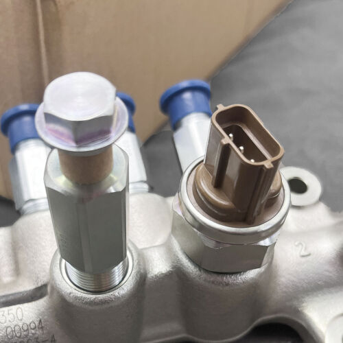 8-97306063-4 High Pressure Common Rail Injector for Hitachi ZX200-3 Engine 4HK1 - Picture 8 of 9