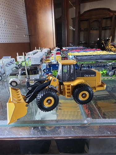 John Deere 904P-Tier Aggregated Handler Wheel Loader- 1:50 Die Cast | eBay
