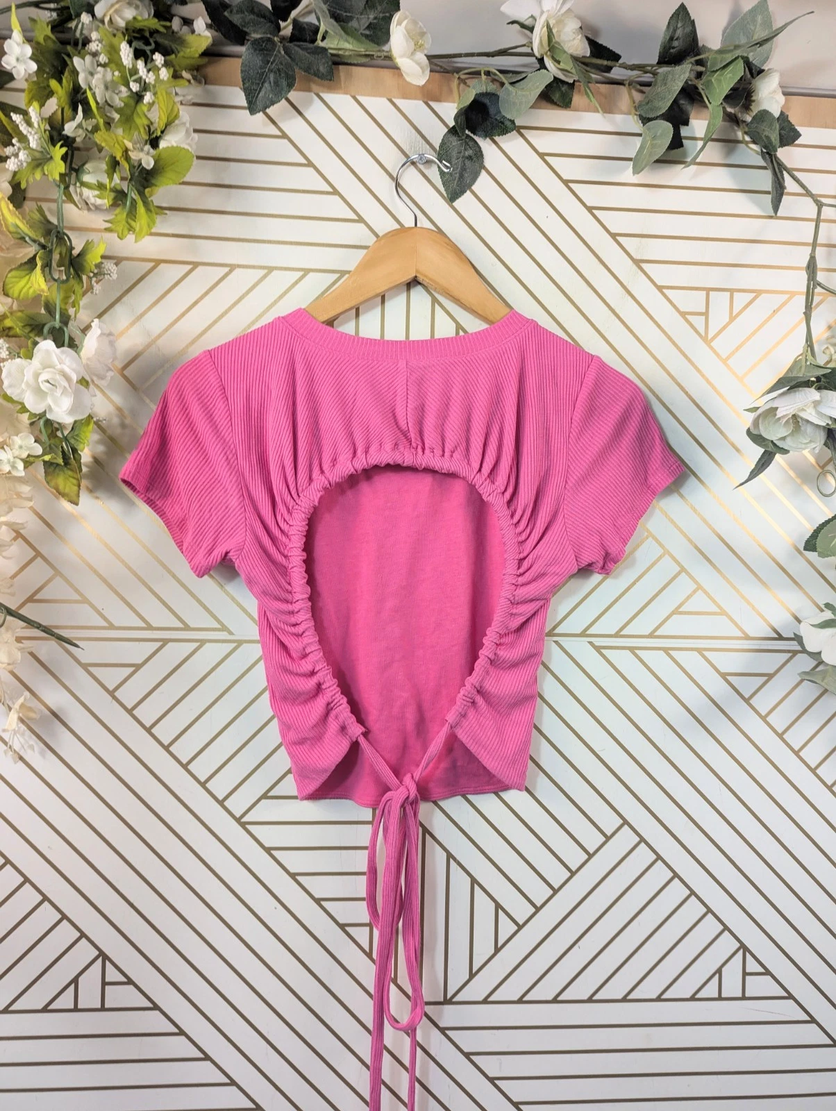alo-yoga ribbed short sleeve wrap around shirt