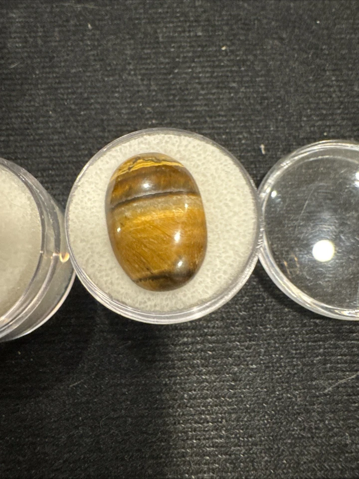 28.95 Karats Of Loose Tigers Eye. - Image 4 of 4