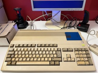 Commodore Amiga 500 KS 2.04 2.5 Mb RamEx Memory Expansion Mouse Joystick