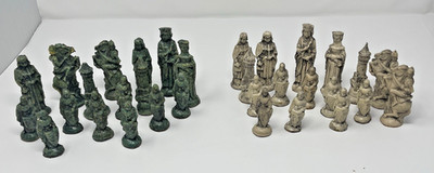 Vintage ANRI Renaissance Chess Set E S Lowe Felt Bottoms 1970s Green Cream
