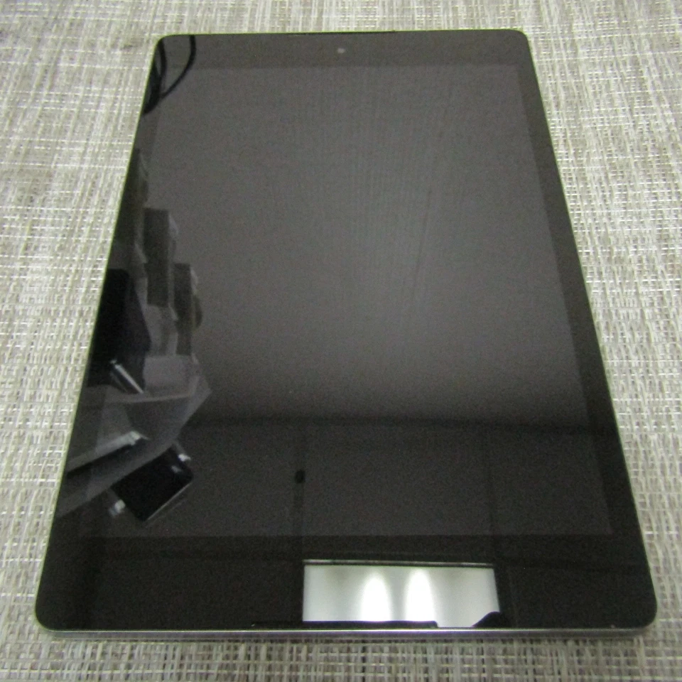 HTC NEXUS 9, WIFI ONLY, WORKS, PLEASE READ!! 64827 - Image 2 of 3