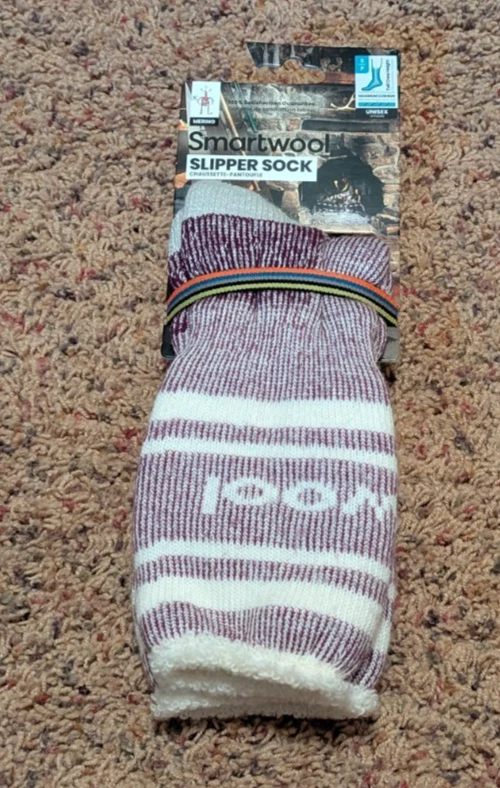Smartwool slipper socks with gripper bottoms Size S In Burgundy