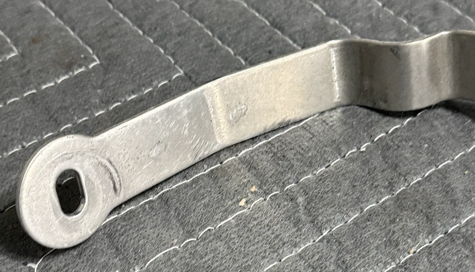 Suporte de montagem de antena Honda Gold Wing GoldWing GL1800 2001-2010 usado - Imagem 3 de 4