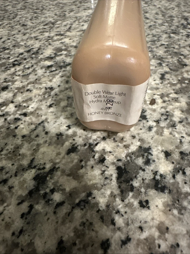 Estee Lauder Light Soft Matte Hydra Makeup Jumbo 6.7 Oz 4W1 Honey Bronze - Image 2 of 2