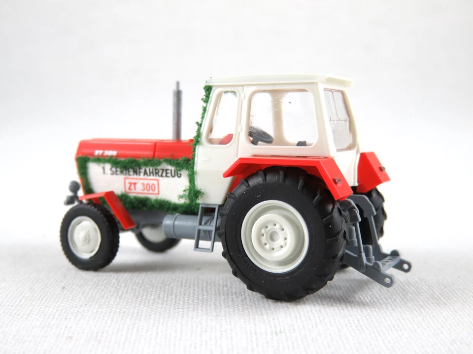 Busch 42852 Traktor Fortschritt ZT 300 (1967)"1. Serienfahrzeug" 1:87/H0 NEU/OVP - Bild 3 von 4