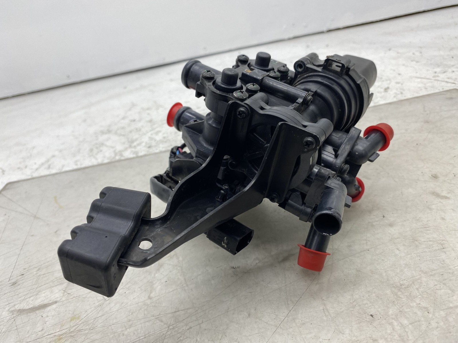 Bentley Flying Spur 2013-2018 Coolant control valve