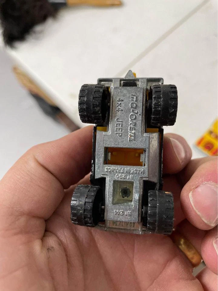 2 Majorette France 4X4 Jeep Cherokee Golden Eagle Indian Big Chief Die-Cast Cars - Image 3 of 4