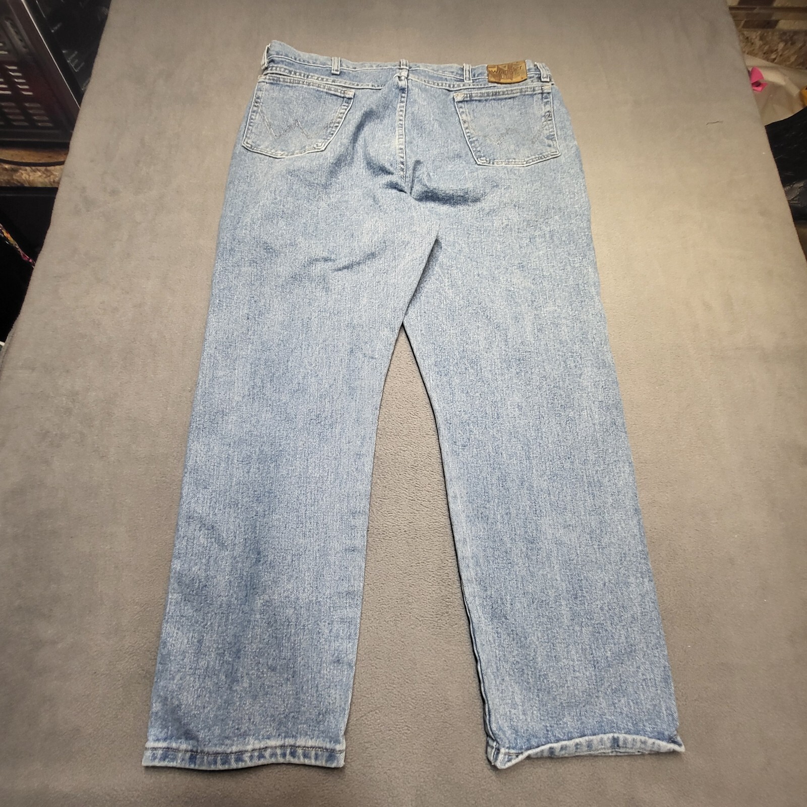 Wrangler Blues Jeans Mens 40x29 Blue Straight Leg Distressed Denim