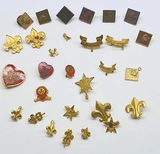 JEWELRY ~ VINTAGE BOY SCOUT ~ LOT OF (29) PIN s BADGES AS SHOWN ESTATE FRESH GC