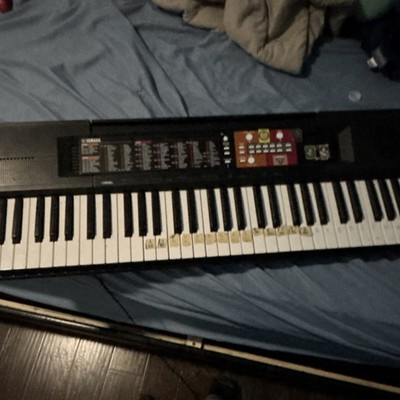Yamaha PSR-185 61-Key Electronic Keyboard Black with Speakers & Power Adapter