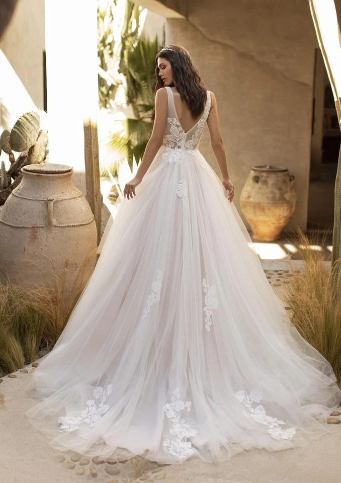 Pronovias Garner Tulle A-Line Wedding Dress SZ 10 Off White/Crystal/Light Pink - Image 2 of 4