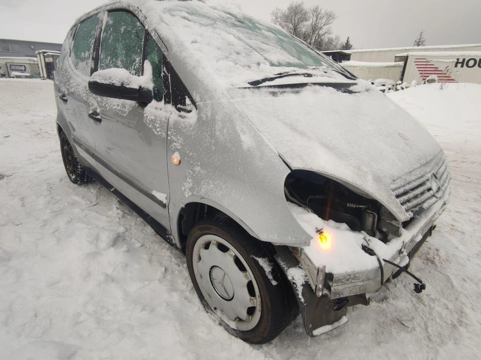 2001 Mercedes-Benz A-CLASS Grille Bumper - FRONT CENTER Used, Genu FR1321826-24 - Image 4 of 4