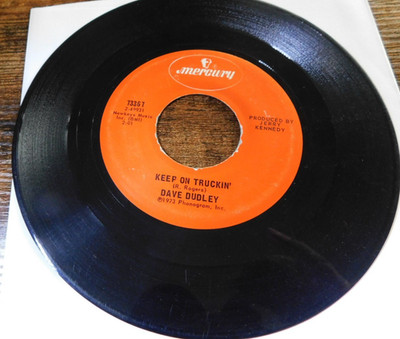 DAVE DUDLEY KEEP ON TRUCKIN' / IT WON'T HURT AS MUCH TOMORROW 45 RPM RECORD 071