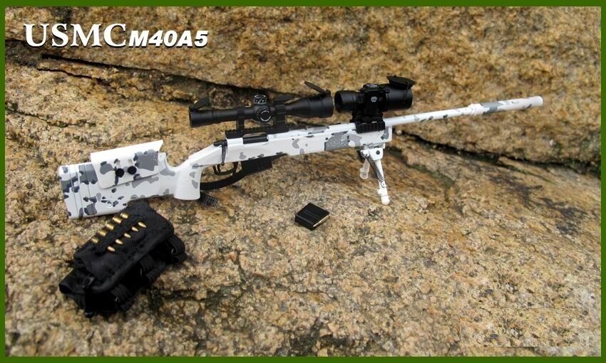 Brinquedo Hot Toys escala 1/6 - Rifle sniper camuflado M40A3 com