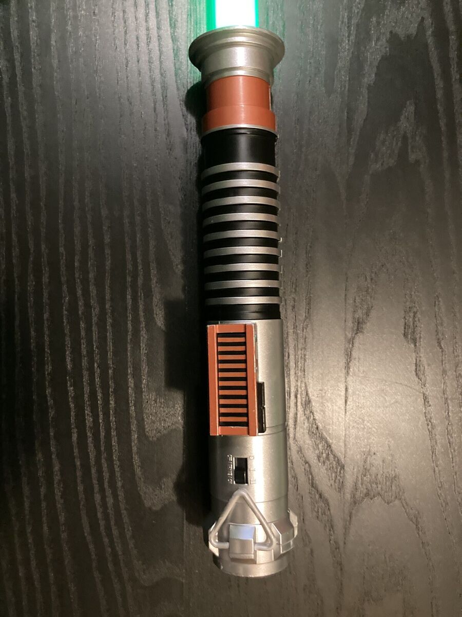 Star Wars Luke Skywalker Ultimate FX Green Lightsaber 2010 C