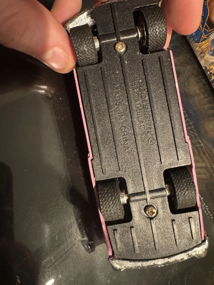 Juguete Corgi Tootsie Rosa Cadillac Corniche Convertible Hecho en Gran Bretaña Foto 4 de 4